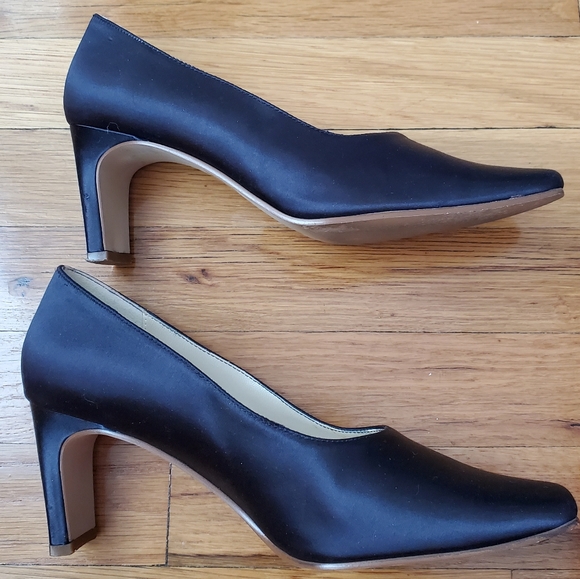 Michelangelo Black Heels - Picture 2 of 8